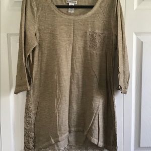 EUC Hannah shirt